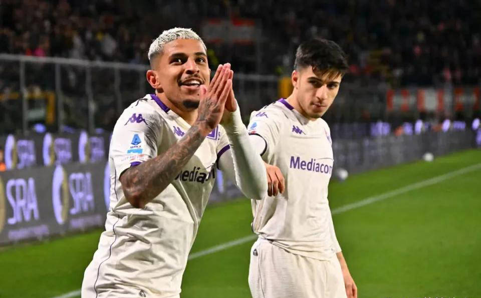 英超狼队疯狂反击夺1分,意甲佛罗伦萨4-1横扫保级对手